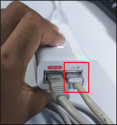Sambungkan kabel LAN di Adaptor Port LAN ke jaringan satu server dengan laptop untuk konfigurasi